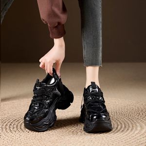 Bottes d'hiver pour femme à semelle épaisse, blanches, thermiques, en fourrure, à talon plat élastique, tendance, sportives, décontractées, avec semelle extérieure en caoutchouc et doublure en peau de mouton - Product Image 3