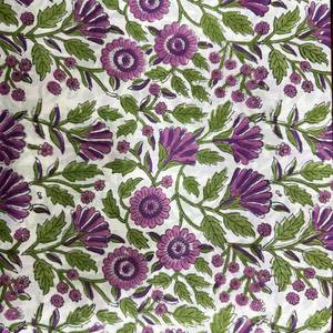 Tissu en coton imprimé floral violet lavande avec motif botanique de feuilles vertes pour Kurti, robe, salwar kameez et vêtements ethniques - Product Image 6