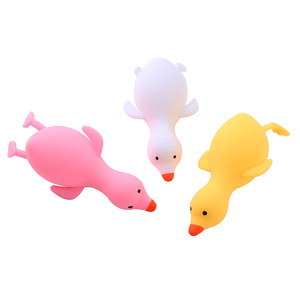 Jouet élastique en forme de canard à presser pour adultes et enfants, jouet anti-stress, cadeau de fête, grand canard multicolore en TPR rempli de poudre - Product Image 4