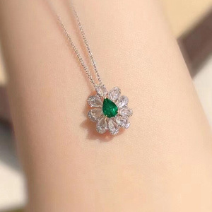 Elegante Collana con Pendente a Goccia in Pietra Verde per Donne, Catena Scintillante per Clavicola, Gioiello alla Moda per Uso Quotidiano, Regalo - Product Image 2