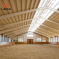 Écurie préfabriquée en acier anti-rouille et résistante au vent pour l'équitation et la construction de fermes équine