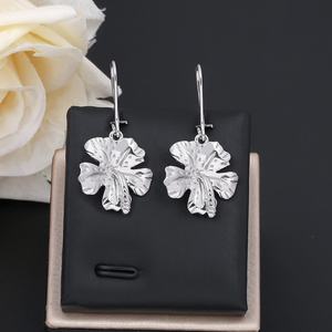 Collier pendentif en laiton plaqué argent de luxe pour femmes JXX, en forme de fleur, accessoires de bijoux de mariage, cadeau - Product Image 3