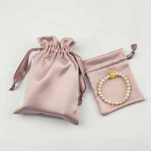 Sac à cordon en satin rose et bleu brumeux de haute qualité, pochette à bijoux en soie avec logo personnalisé, petits sacs cadeaux en tissu de luxe - Product Image 1