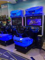 Machine de jeu d'arcade à pièces, simulateur de course, console de jeu, machine de divertissement d'intérieur avec acceptation de pièces, jeu vidéo pour enfants