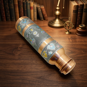 Botella de Agua Ecológica de Cobre Puro Cepillado Premium con Diseño Floral Meenakari Plateado, 100% Hermética, Ayurvédica, para el Hogar - Product Image 4