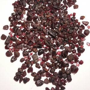 อัญมณีหยาบโกเมนสีแดงธรรมชาติ - Product Image 1