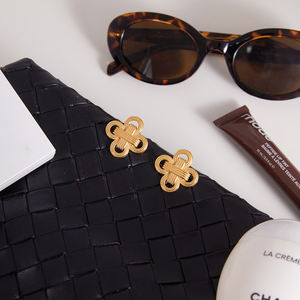 <span class=keywords><strong>Pendientes</strong></span> J&D Retro Lucky Leaf, Chapados en <span class=keywords><strong>Oro</strong></span> de 18K, Acero Inoxidable, Estilo Vintage, Nudo de Cuerda Trenzada, Trébol de Cuatro Hojas, Nudo de la Suerte - Product Image 5