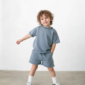 Conjunto de Camiseta e Shorts para Crianças de Verão com Design de Borda Rolada em Algodão-Poliéster Estilo Casual Personalizável - Product Image 1