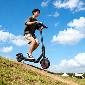 Trottinette électrique tout-terrain avec phare et feu arrière pour la conduite nocturne - Product Image 1