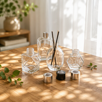 Flacon diffuseur élégant en verre transparent 50ml 100ml 150ml vide pour parfum et arômes avec bouchon métallique pour la décoration intérieure