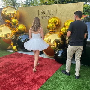 Bola Inflable Extra Grande Airvon, Plateada, Reflectante, Elemento Decorativo para Espacios Comerciales - Product Image 3