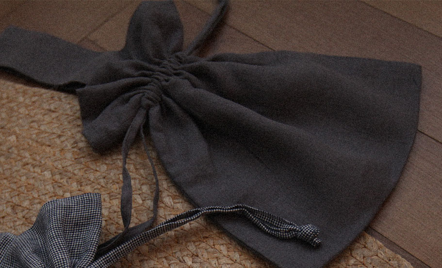 สีเทาเข้ม