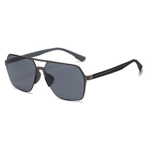 Nouvelles lunettes de soleil carrées pour hommes, monture en métal, verres TAC, protection UV400, couleur noire, pour la conduite en extérieur - Product Image 3