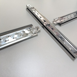 Sistema di Controsoffitto a Griglia T e Profilo Metallico per Impieghi Gravosi e Telaio per Controsoffitto Metallico - Product Image 2