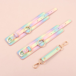 Esposas de Cuero Arcoíris con Hebilla Cruzada, Tobillos con Correa, Correas de Sujeción Eróticas - Product Image 4