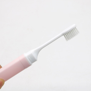 Cepillo de Dientes Plegable Portátil con Cerdas Suaves, Colores Pastel, Mango Corto, Mini Cepillo de Dientes Ideal para Viajes - Product Image 3