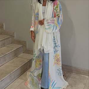 Abaya com Estampa <span class=keywords><strong>Floral</strong></span> em Aquarela para Mulheres Muçulmanas, Kimono Aberto em Chiffon, Vestido Maxi Islâmico por Atacado de Dubai - Product Image 3