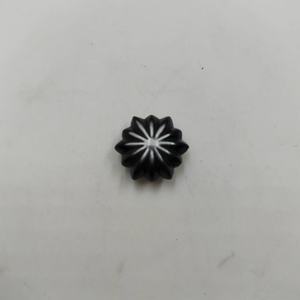 Fait à la main bricolage Spike Rivets fleur <span class=keywords><strong>marguerite</strong></span> forme pour vêtements chaussures chapeaux emballage caractéristiques placage sac Rivet goujons - Product Image 4