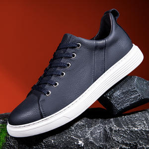 Nouvelles baskets décontractées pour hommes en cuir de vachette pleine fleur, grande taille 46, style européen, à enfiler, avec absorption des chocs, blanc pur, pour l'automne - Product Image 2