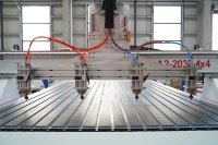 Routeur CNC multi-broches 1 à 4 têtes haute efficacité pour le travail du bois, gravure et découpe en série