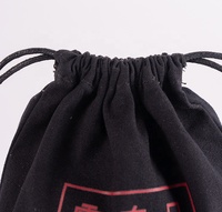 Petite pochette cadeau en toile de coton écologique noire personnalisée avec cordon de serrage et logo