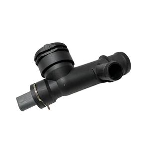 Connecteur <span class=keywords><strong>de</strong></span> <span class=keywords><strong>liquide</strong></span> <span class=keywords><strong>de</strong></span> <span class=keywords><strong>refroidissement</strong></span> équipé d'un capteur - Remplacement d'origine 5Q0122291BG 5Q0122291DS pour Audi Seat <span class=keywords><strong>Golf</strong></span> - Product Image 1