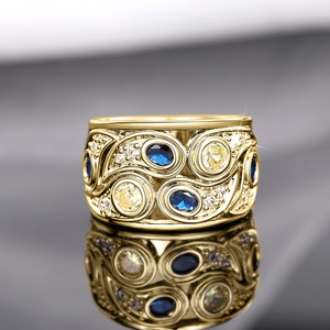 Anello Floreale Traforato a Fascia Larga per Donna, Gioiello da Dito alla Moda - Product Image 4