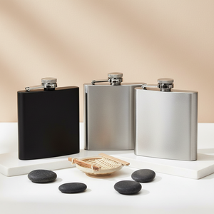 Gourde à liqueur portable en acier inoxydable noir mat de 6 oz pour whisky et spiritueux – Vente en gros - Product Image 5