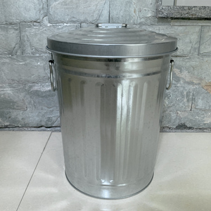 Thùng rác kim loại ngoài trời kiểu dáng thời trang bán trực tiếp, mạ kẽm, có nắp và tay cầm - Product Image 6