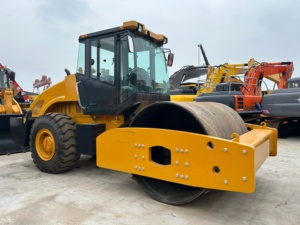 Rouleau compresseur à tambour unique XS223J d'occasion / Compacteur de 22 tonnes d'occasion pour la construction routière - Product Image 5