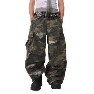 กางเกงคาร์โก้เอวสองชั้นลำลองปักลายพรางแบบวินเทจผ้าฝ้าย 100% คุณภาพสูงขายส่ง ซักทำสีซีดแบบดิสเทรส ปักลายตามสั่ง - Product Image 1