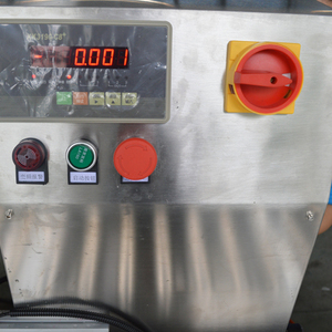 Machine de pesage de remplissage de seau de peinture semi-automatique de grande capacité et de petite taille Machine de fabrication de barils <span class=keywords><strong>en</strong></span> plastique Machine à traire Sezer - Product Image 2