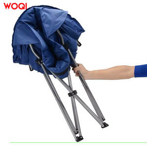 Fauteuil pliant Woqi Moon Chair bleu marine, structure en aluminium, tissu Oxford, avec porte-gobelets et poche arrière. - Product Image 2