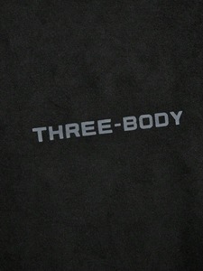 Camiseta de manga corta con estampado de letras retro para hombre, camiseta informal holgada con cuello redondo y hombros caídos, estilo unisex personalizable F10 - Product Image 3