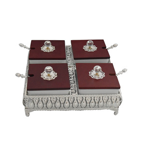 Table de cuisine en métal, porcelaine et bois argenté, 4 boîtes à épices, pots à condiments - Product Image 5