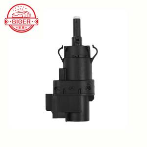 Interrupteur de feu stop 3M5T13480AA 3M5T-13480-AC 3M5T-13480-AA BR1A-66-490 3M5T-13480-AB 3M5T13480AB 3M5T13480AC pour <span class=keywords><strong>Ford</strong></span> - Product Image 4