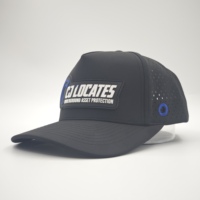 Casquettes de golf personnalisées en polyester imperméables à 5 panneaux avec patch TPU, découpe laser, trous et cordon pour sports de plein air