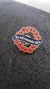 GREPAS REGALOS 30mm Metal Esmaltado UV Impreso Patriotismo Pin Insignia-Los recordaremos - Product Image 2