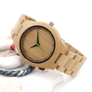 Orologio Sportivo <span class=keywords><strong>da</strong></span> <span class=keywords><strong>Donna</strong></span> Personalizzato Seiko SR626SW con Quadrante Effetto <span class=keywords><strong>Legno</strong></span> di Bambù, Cassa a Cuore, Larghezza Cinturino 20mm, Diametro Quadrante 30mm - Product Image 2