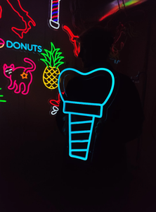 Enseigne lumineuse LED néon en acrylique personnalisée pour <span class=keywords><strong>orthodontiste</strong></span>, couleur bleue, implant dentaire, indice de protection IP65, intensité réglable, 12 V CC - Product Image 3