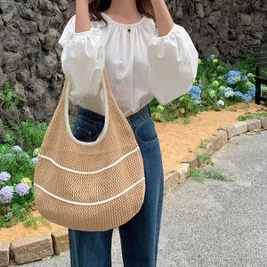 Sac à main de plage d'été très tendance, sac tressé ajouré, nouveau sac décontracté grande capacité en polyester au crochet à porter à l'épaule - Product Image 3
