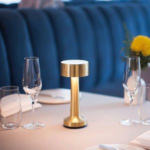 Groothandel Moderne Rosegoud Bronzen LED Metalen Tafellamp Oplaadbaar Draadloos Nachtlampje Dimbaar Aanraakbediening Flexibele Batterij - Product Image 4