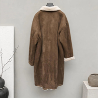 Manteau long pour femme en faux daim marron doublé de laine, col en fourrure blanche, simple boutonnage, boutons métalliques, mi-mollet, chaud et élégant