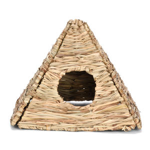 Nachhaltige gewebte zusammen klappbare Pyramide Gras Haus für Haustier Kaninchen <span class=keywords><strong>Totoro</strong></span> Katzen Hamster Meers chweinchen Landschaft Dodge Toy Betten - Product Image 1