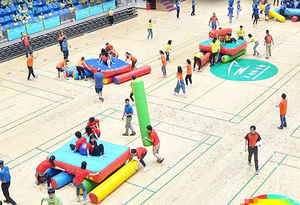 Prix de jeu de <span class=keywords><strong>groupe</strong></span> interactif <span class=keywords><strong>en</strong></span> plein air pour les pique-niques d'entreprise/événements de team building jeu de course de réservoir gonflable - Product Image 3