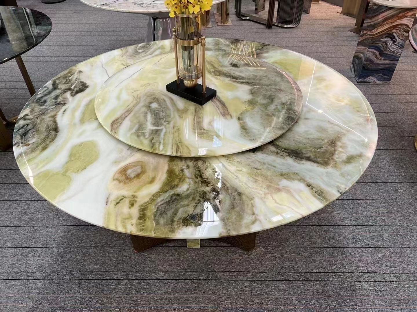 สีเขียว