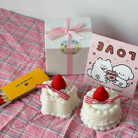 Bougie parfumée haut de gamme Gâteau aux fraises, Cadeau d'anniversaire, Coffret cadeau de Noël pour meilleure amie, sans fumée, idéal pour les occasions spéciales