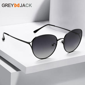 แว่นกันแดดทรงแคทอายสำหรับผู้หญิง กรอบโลหะสีดำ เลนส์โพลาไรซ์ป้องกันรังสียูวี 400 เลนส์ TAC ระดับ 2 - Product Image 3