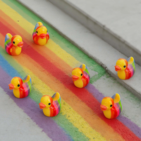 Mini canard arc-en-ciel en résine, mignon, jouet de bain pour enfant, décoration de jardin féerique, maison de poupée, ornement de bureau, cadeau de fête, vente en gros, cadeau de boutique, artisanat 3D DIY en vrac