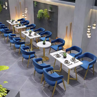 Mobilier de restaurant commercial robuste : Ensemble table et chaises de café modernes, banquette de dessert confortable pour hôtels